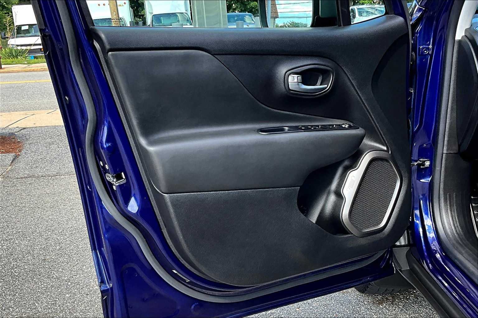 2021 Jeep Renegade Limited - Photo 9