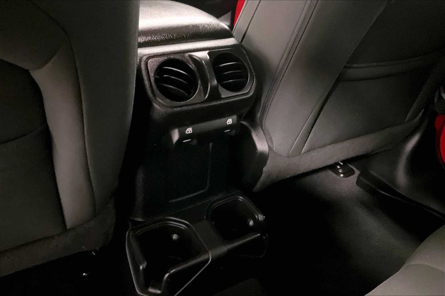2018 Jeep Wrangler Unlimited Sport S - Photo 28
