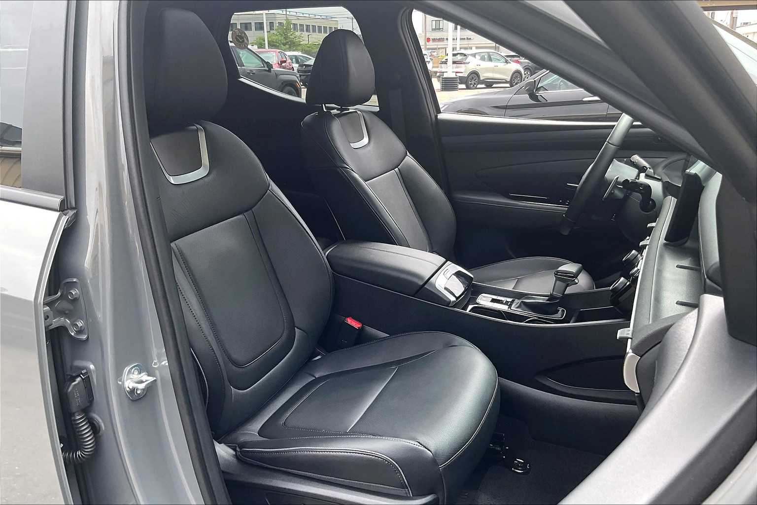 2025 Hyundai Santa Cruz Limited - Photo 11