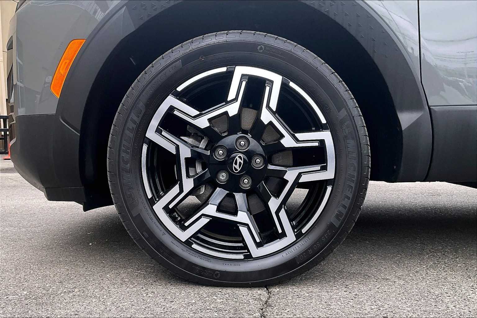 2025 Hyundai Santa Cruz Limited - Photo 7