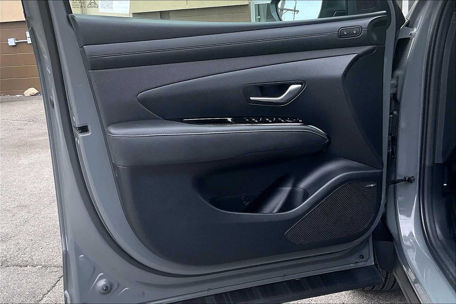 2025 Hyundai Santa Cruz Limited - Photo 9