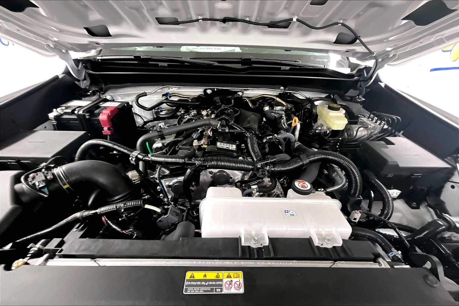 2025 Toyota Tacoma SR - Photo 16