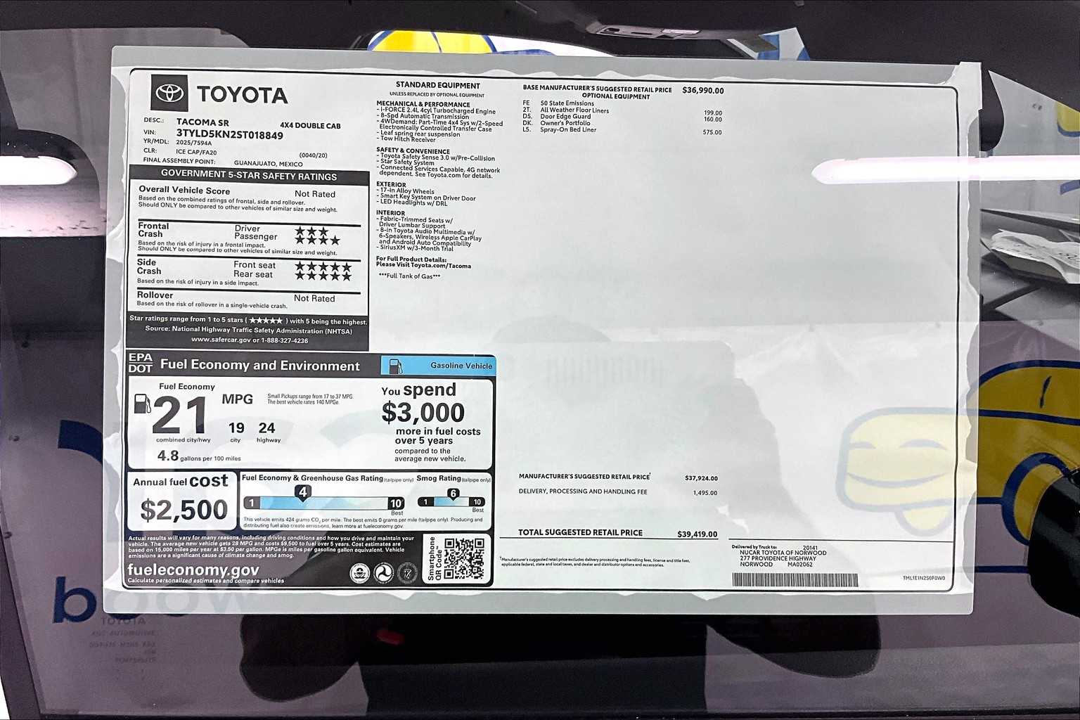 2025 Toyota Tacoma SR - Photo 18