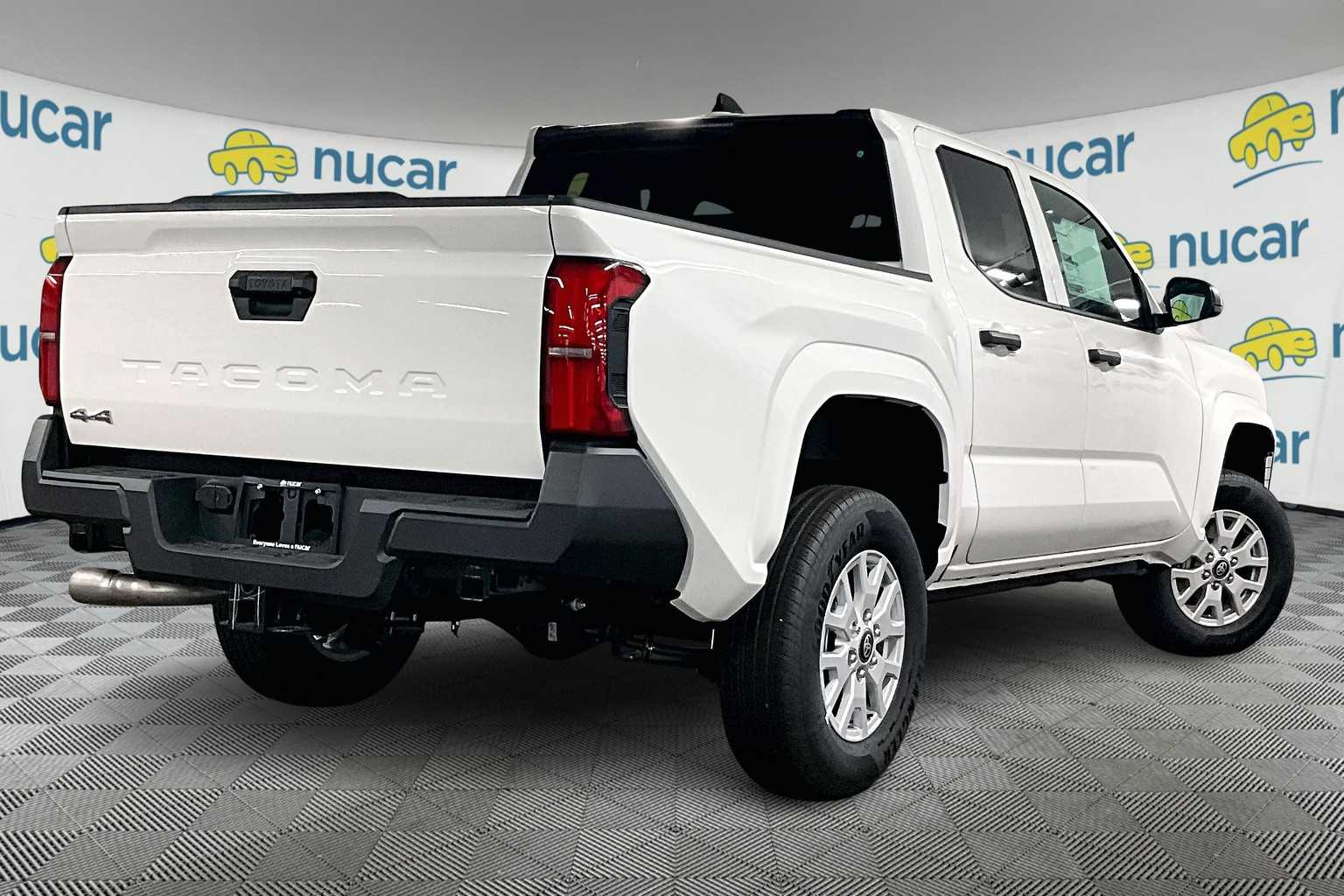 2025 Toyota Tacoma SR - Photo 7