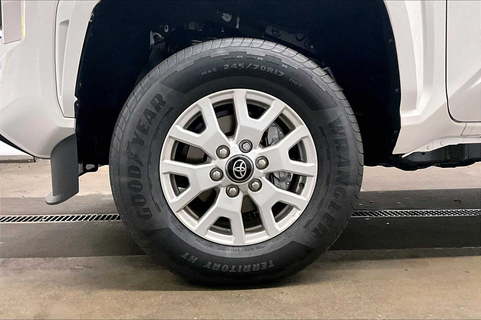 2025 Toyota Tacoma SR - Photo 8
