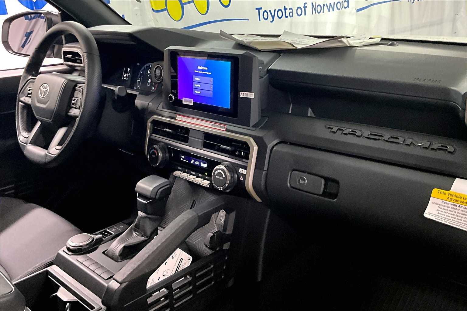 2025 Toyota Tacoma SR - Photo 10