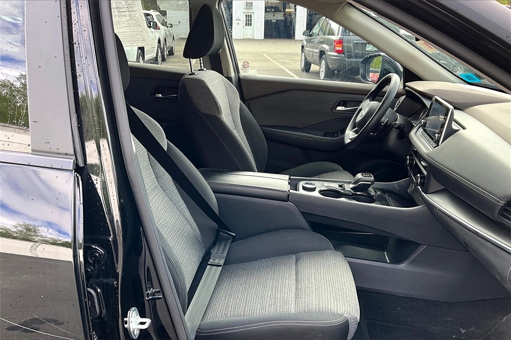 2023 Nissan Rogue SV - Photo 11