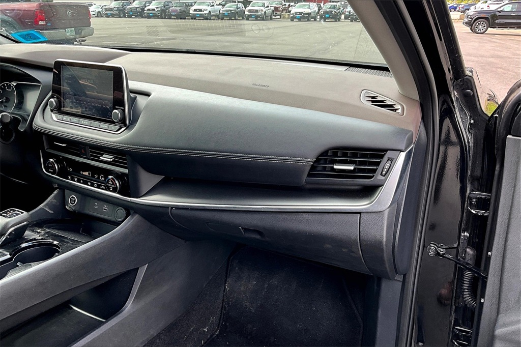 2023 Nissan Rogue SV - Photo 13