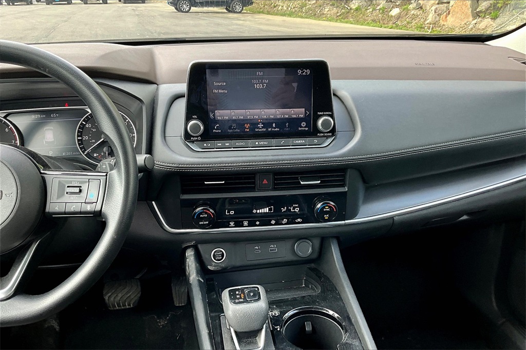2023 Nissan Rogue SV - Photo 18