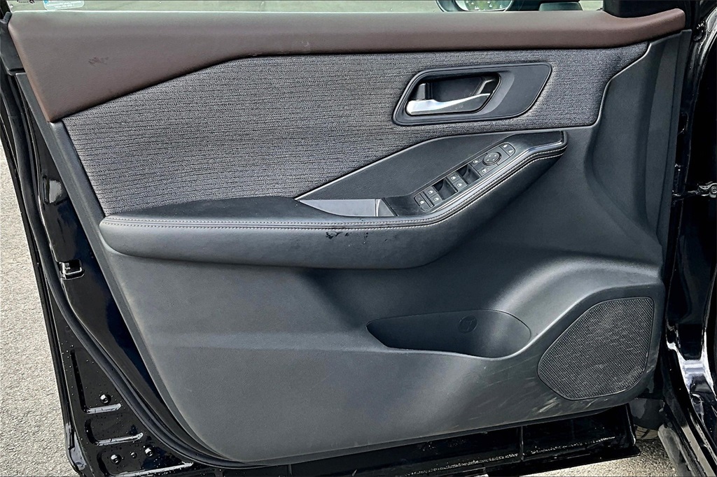 2023 Nissan Rogue SV - Photo 9