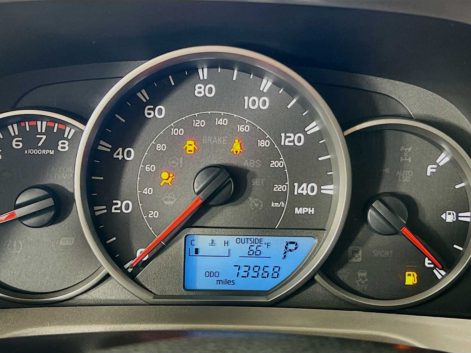 2016 Toyota RAV4 LE - Photo 12