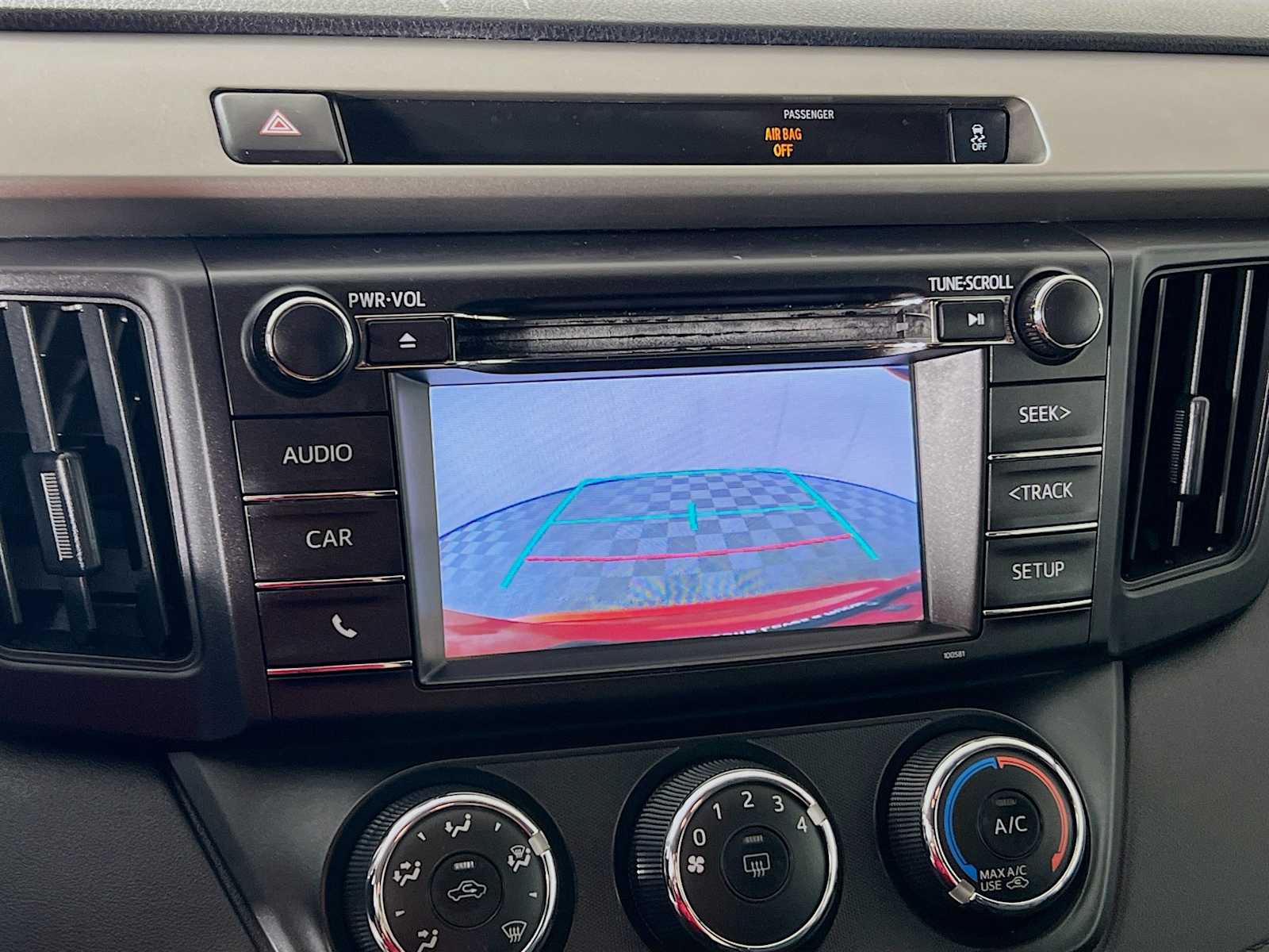 2016 Toyota RAV4 LE - Photo 13