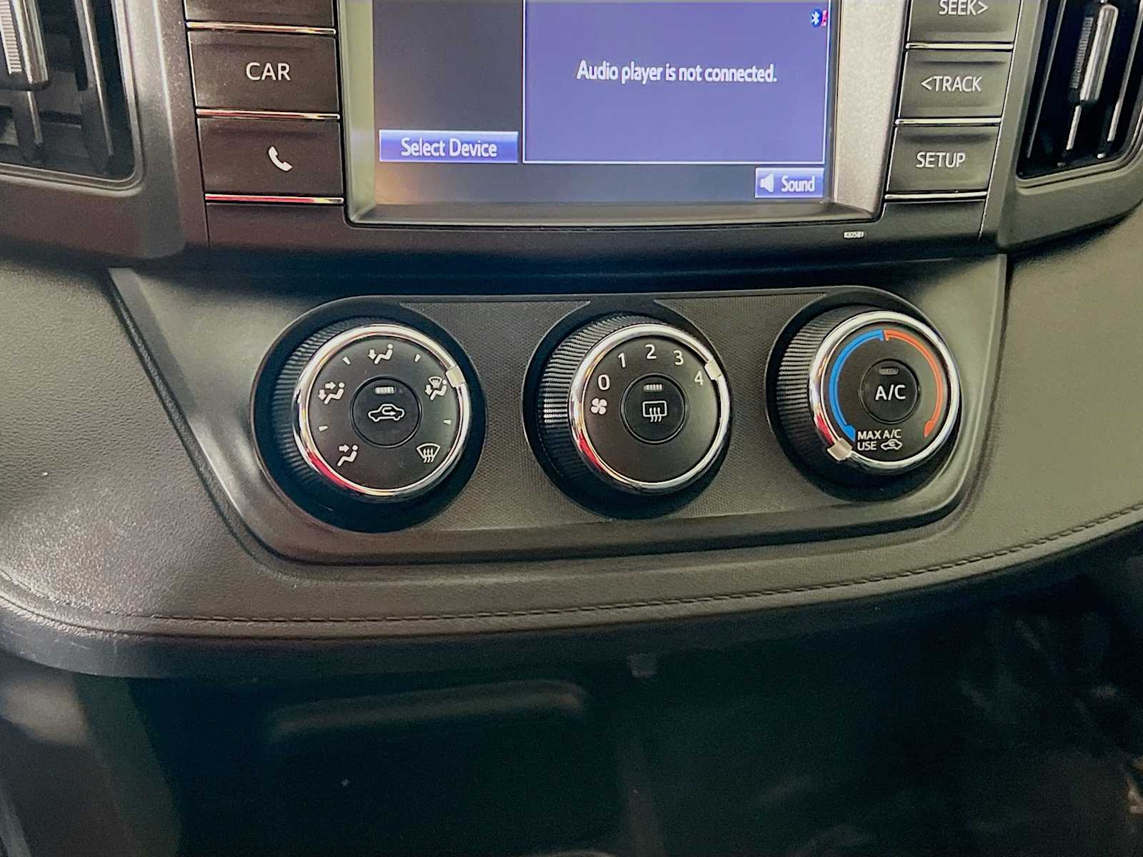 2016 Toyota RAV4 LE - Photo 15