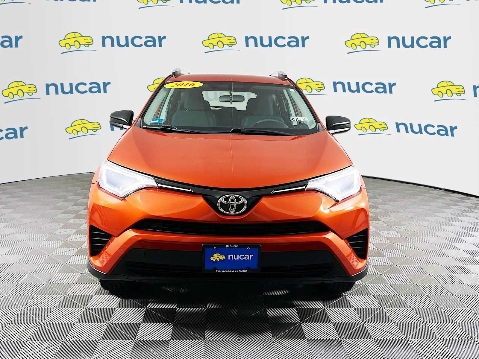 2016 Toyota RAV4 LE - Photo 2