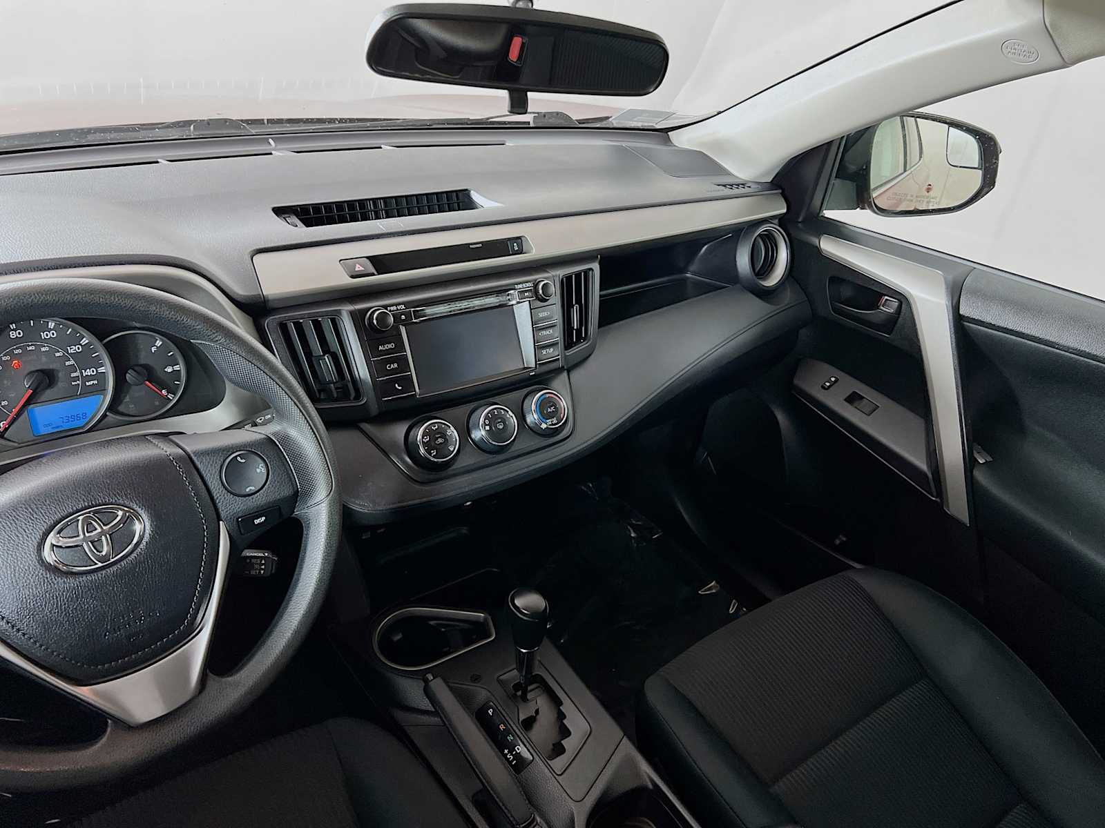 2016 Toyota RAV4 LE - Photo 22