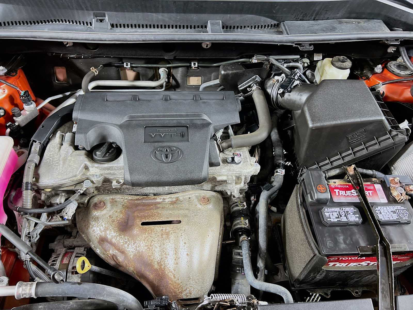 2016 Toyota RAV4 LE - Photo 28