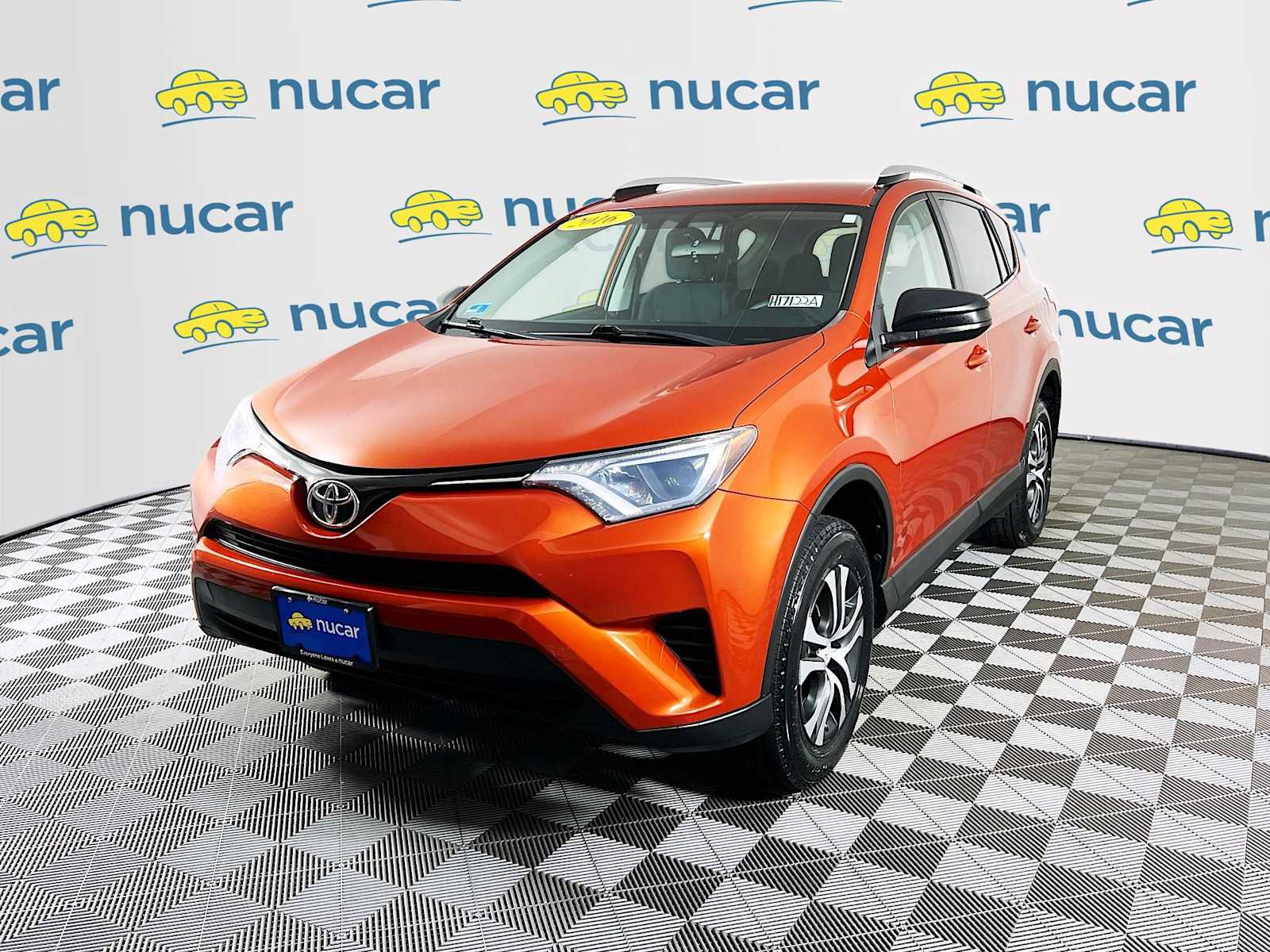 2016 Toyota RAV4 LE - Photo 3