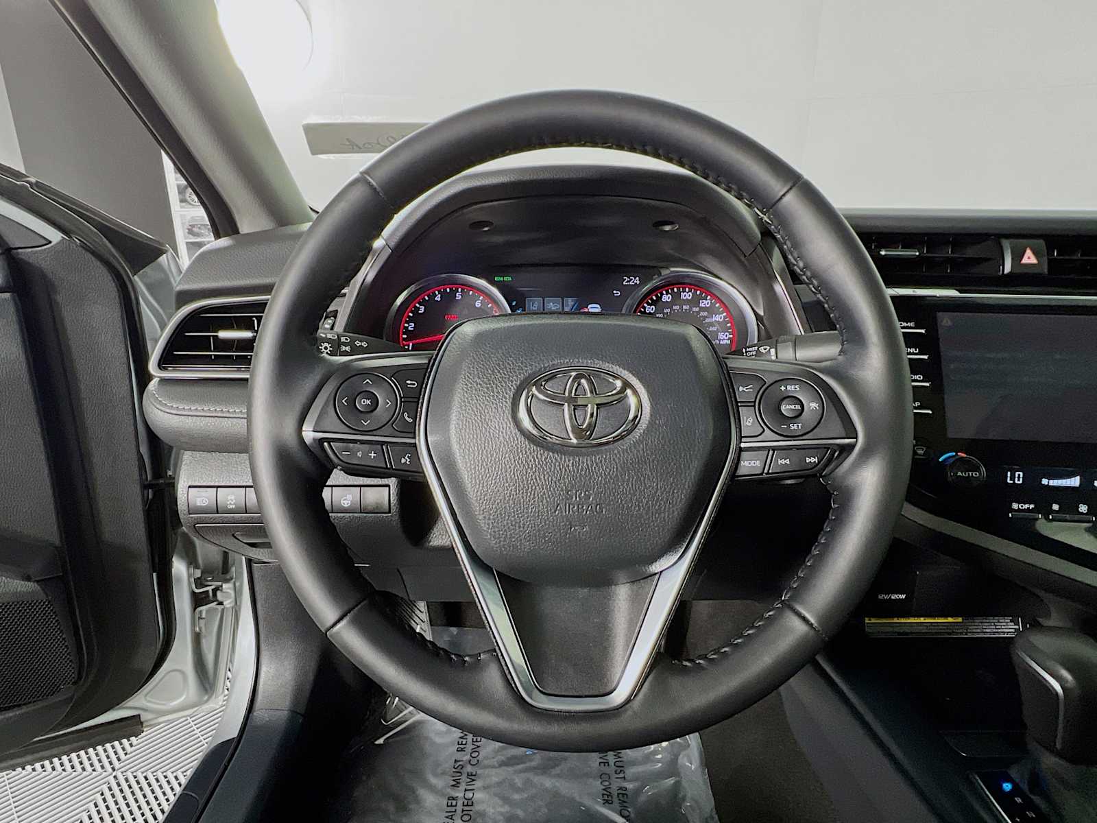 2020 Toyota Camry XSE - Photo 11