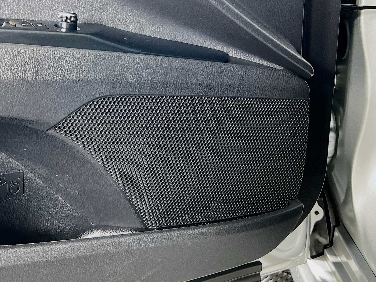 2020 Toyota Camry XSE - Photo 18