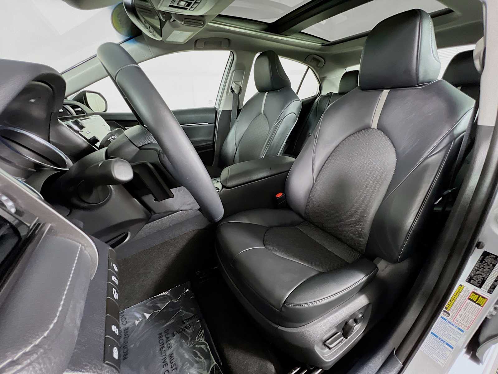 2020 Toyota Camry XSE - Photo 21
