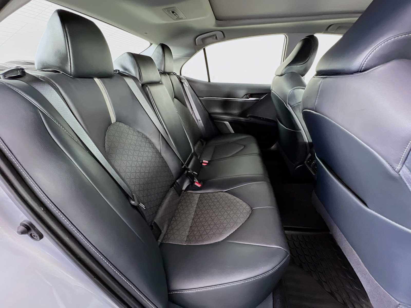 2020 Toyota Camry XSE - Photo 28