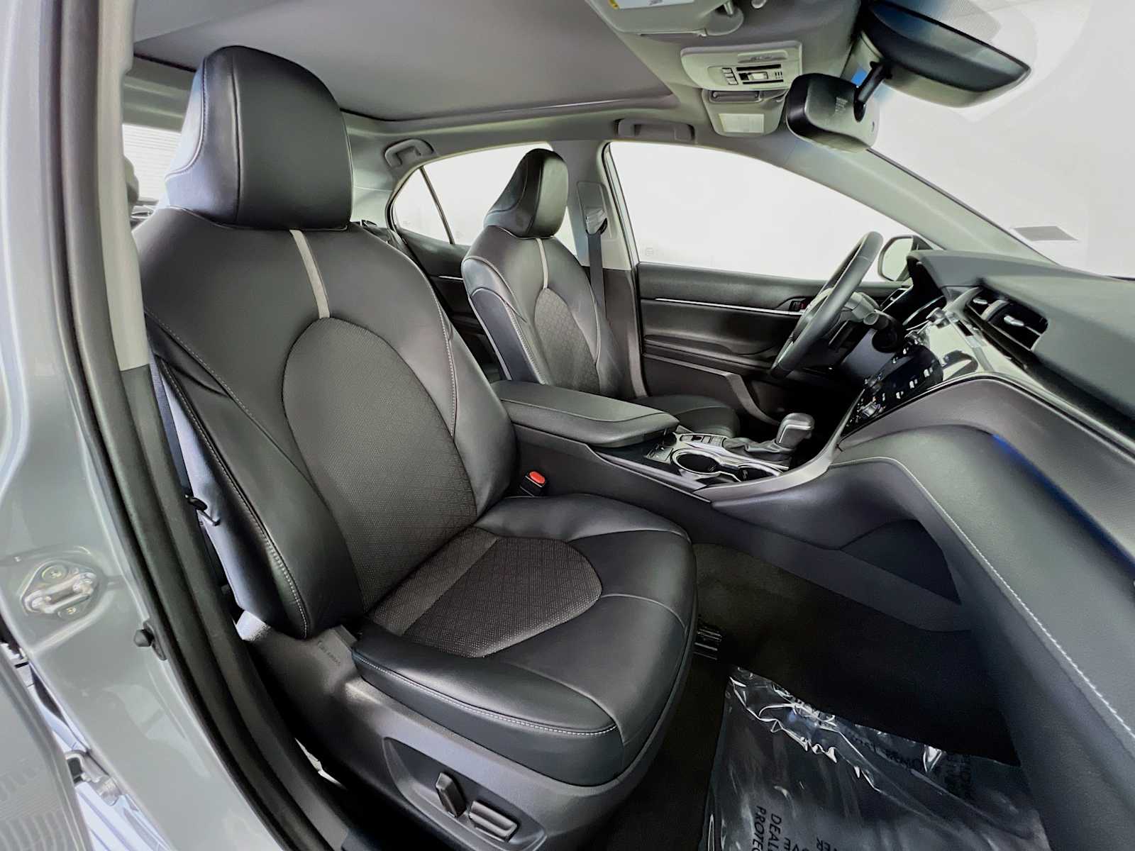 2020 Toyota Camry XSE - Photo 29