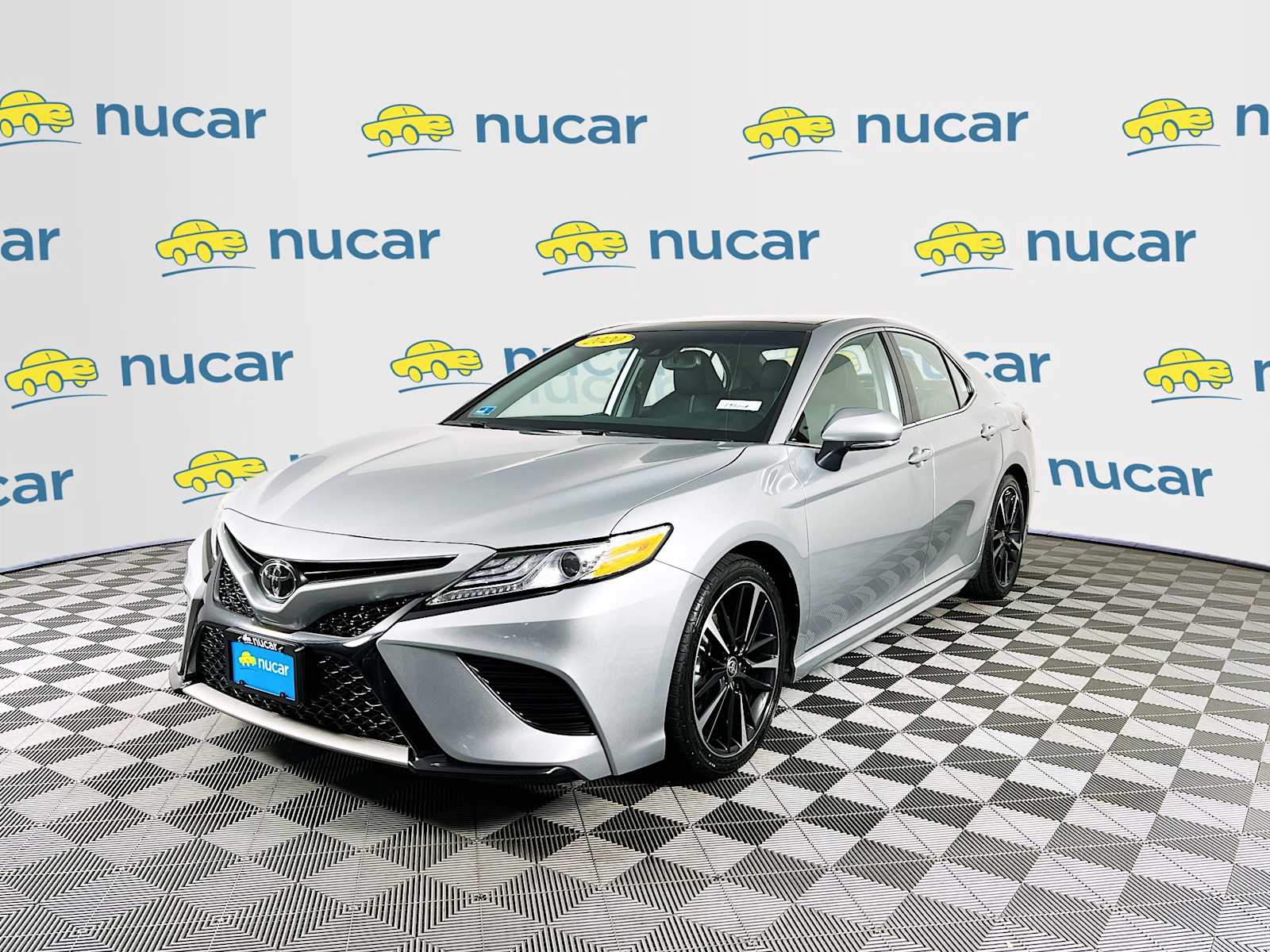 2020 Toyota Camry XSE - Photo 3