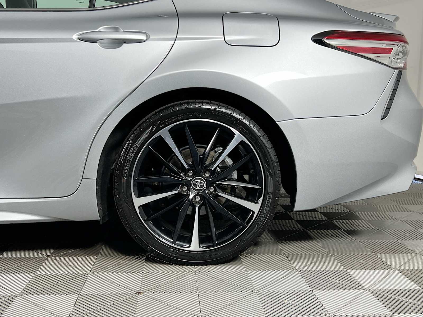 2020 Toyota Camry XSE - Photo 32