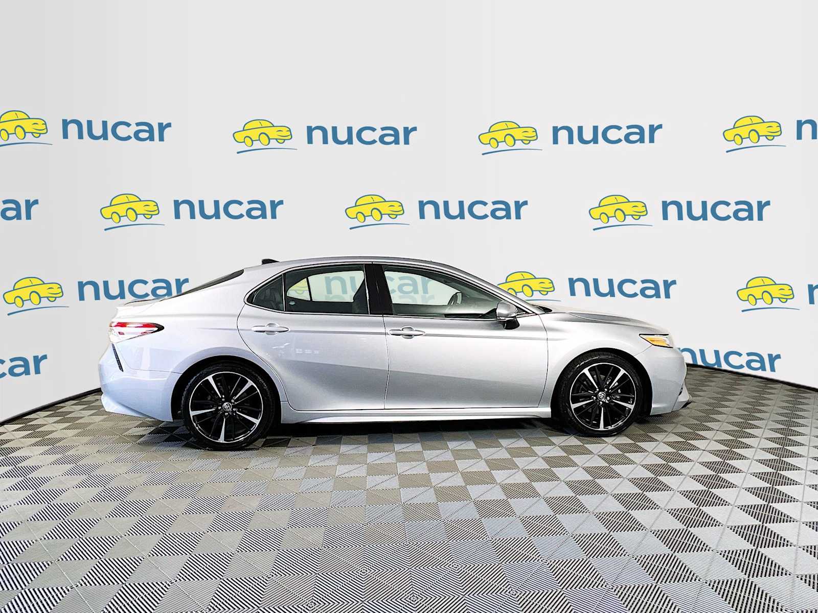 2020 Toyota Camry XSE - Photo 8