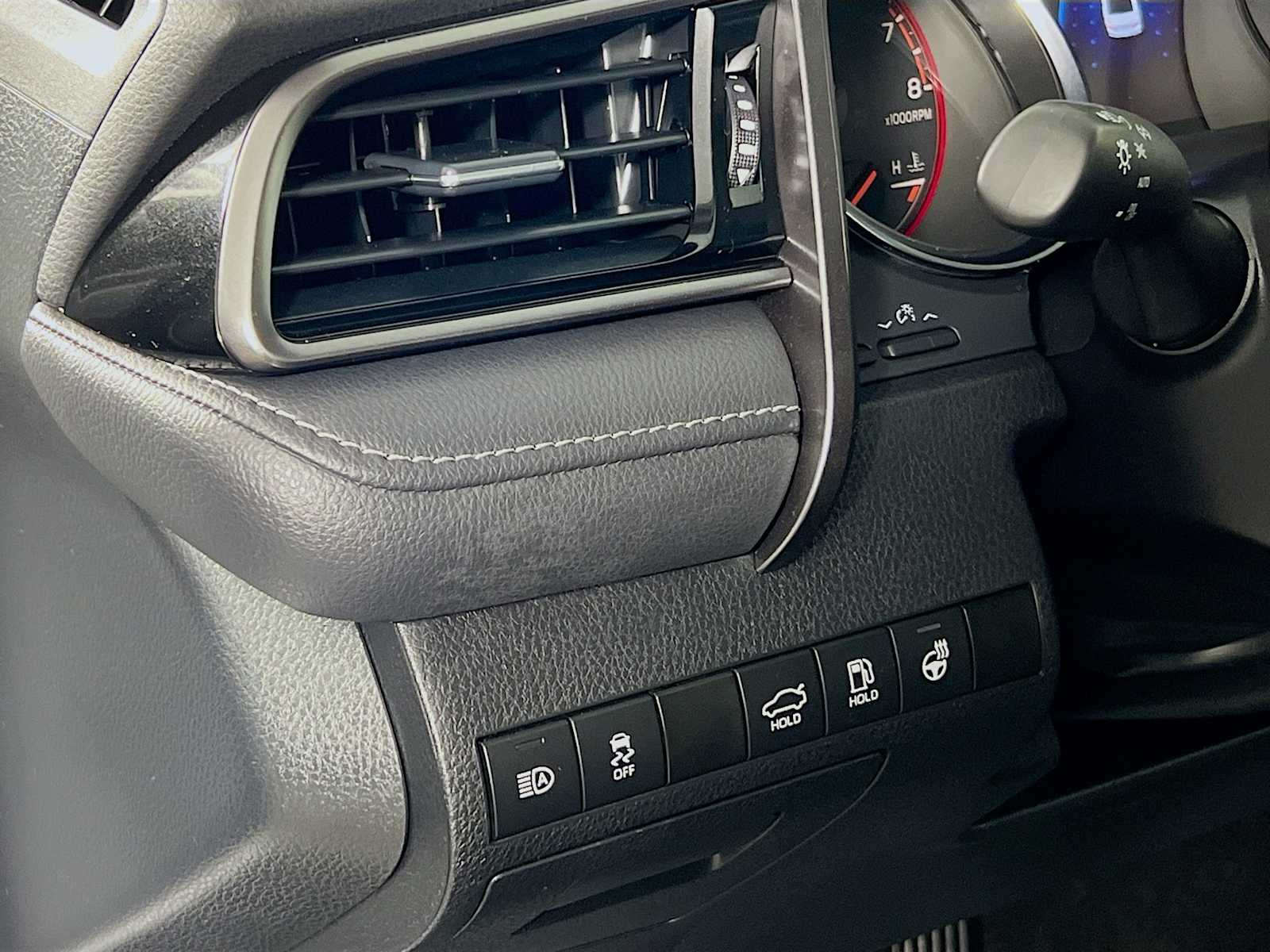 2020 Toyota Camry XSE - Photo 10