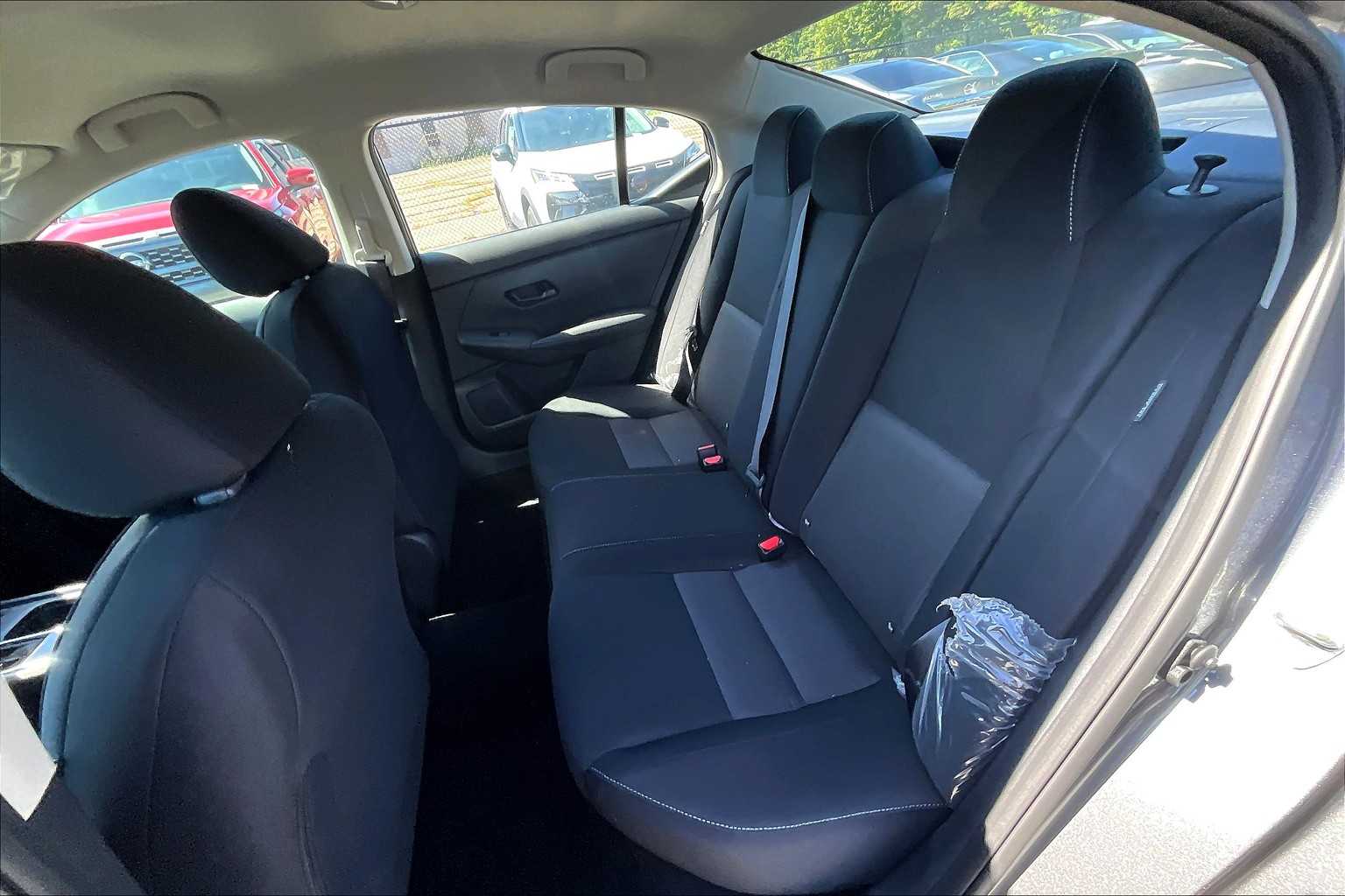 2025 Nissan Sentra SV - Photo 14