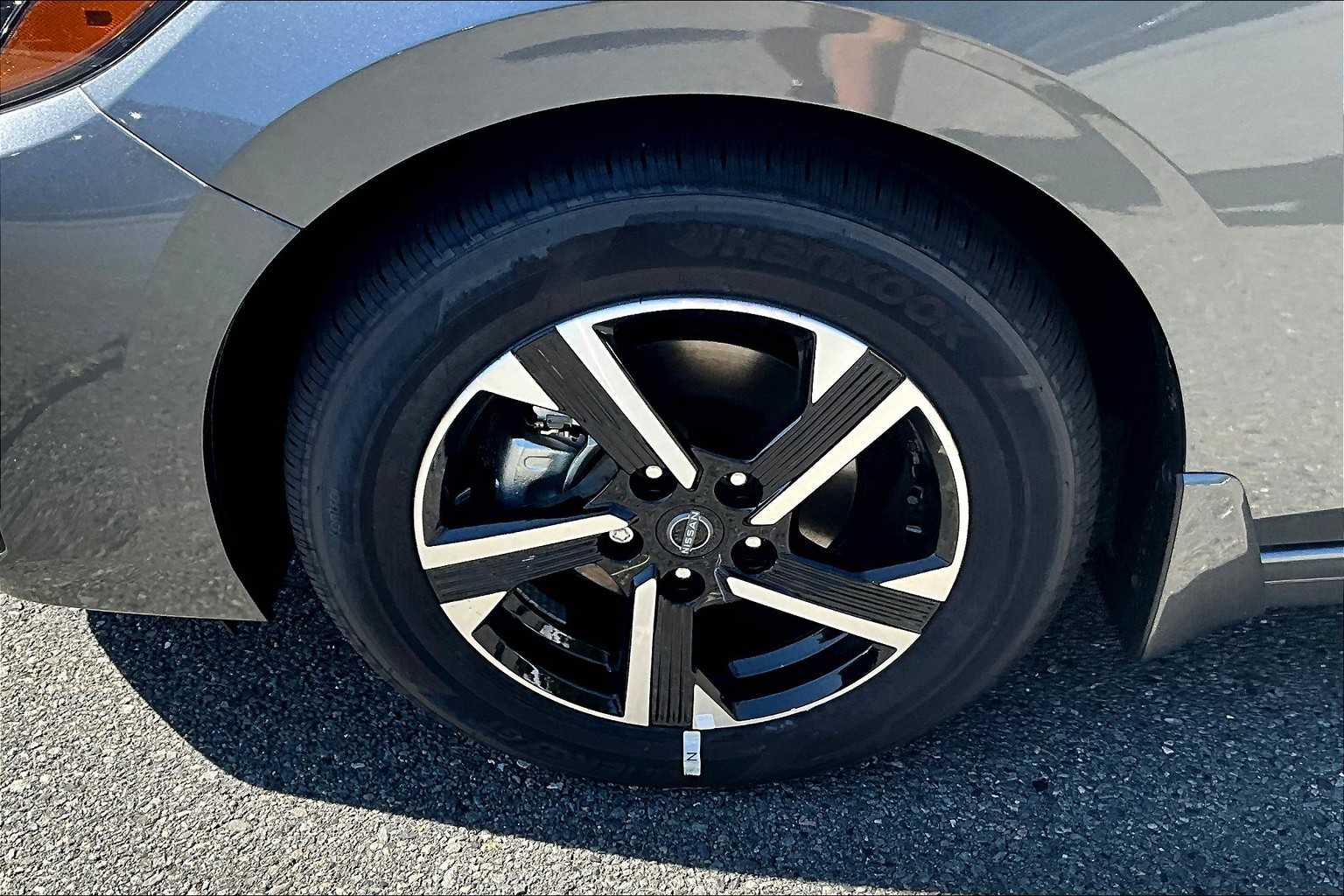 2025 Nissan Sentra SV - Photo 7