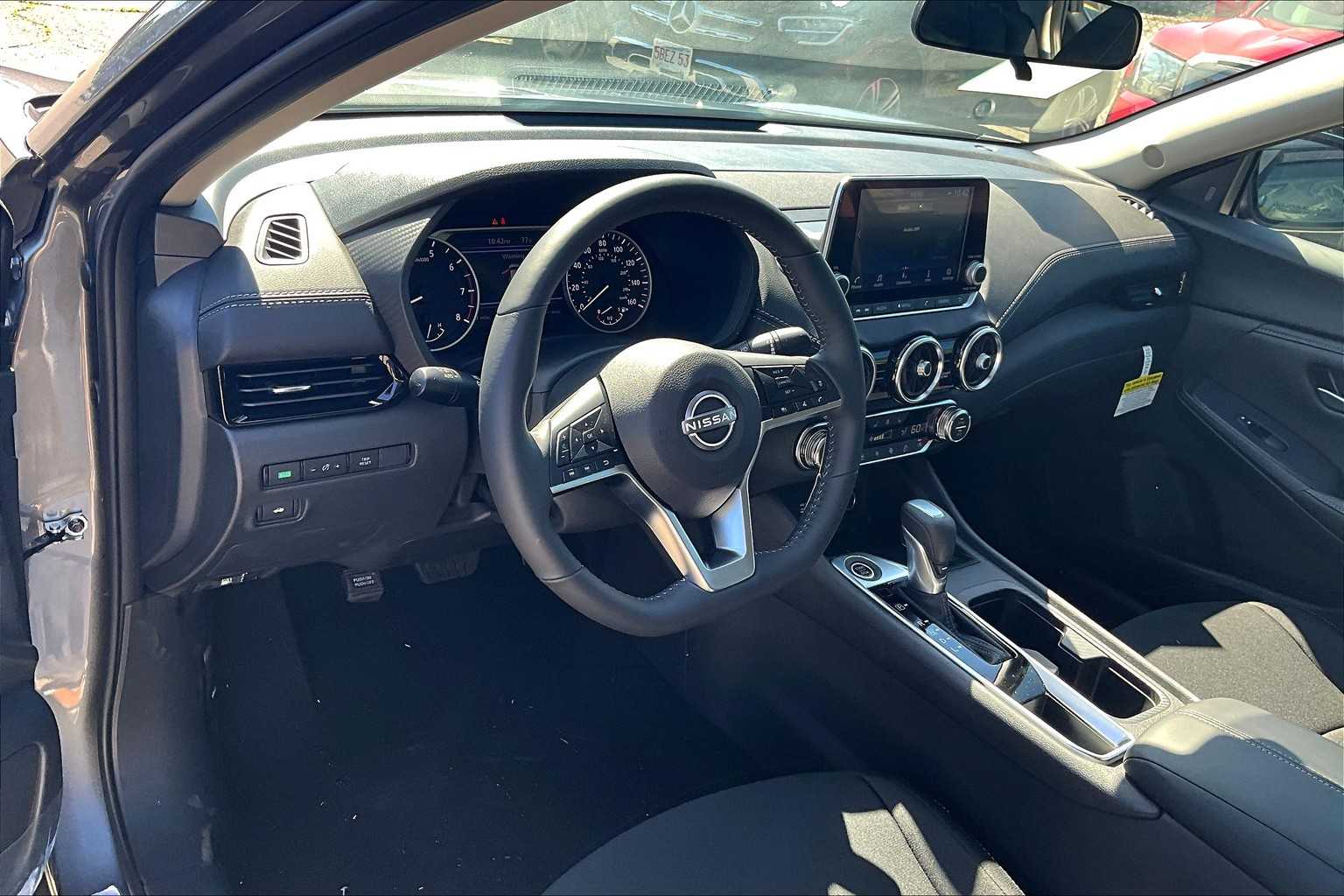 2025 Nissan Sentra SV - Photo 8