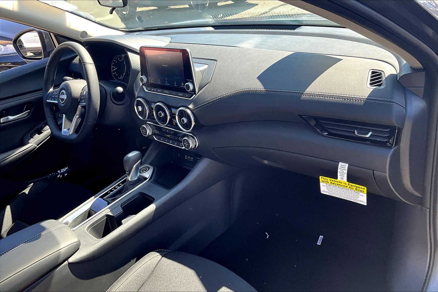2025 Nissan Sentra SV - Photo 9