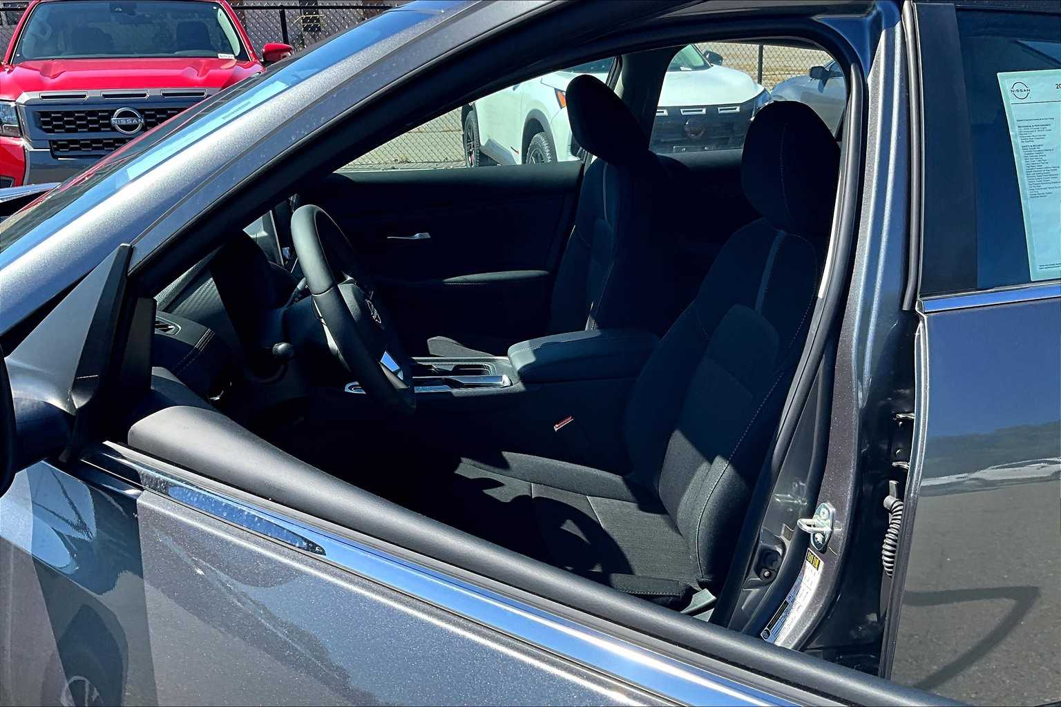 2025 Nissan Sentra SV - Photo 10
