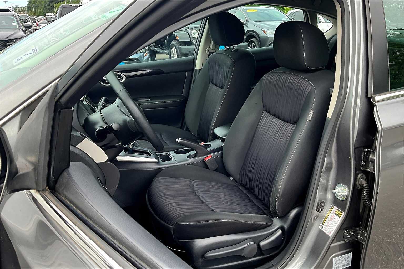 2019 Nissan Sentra SV - Photo 10