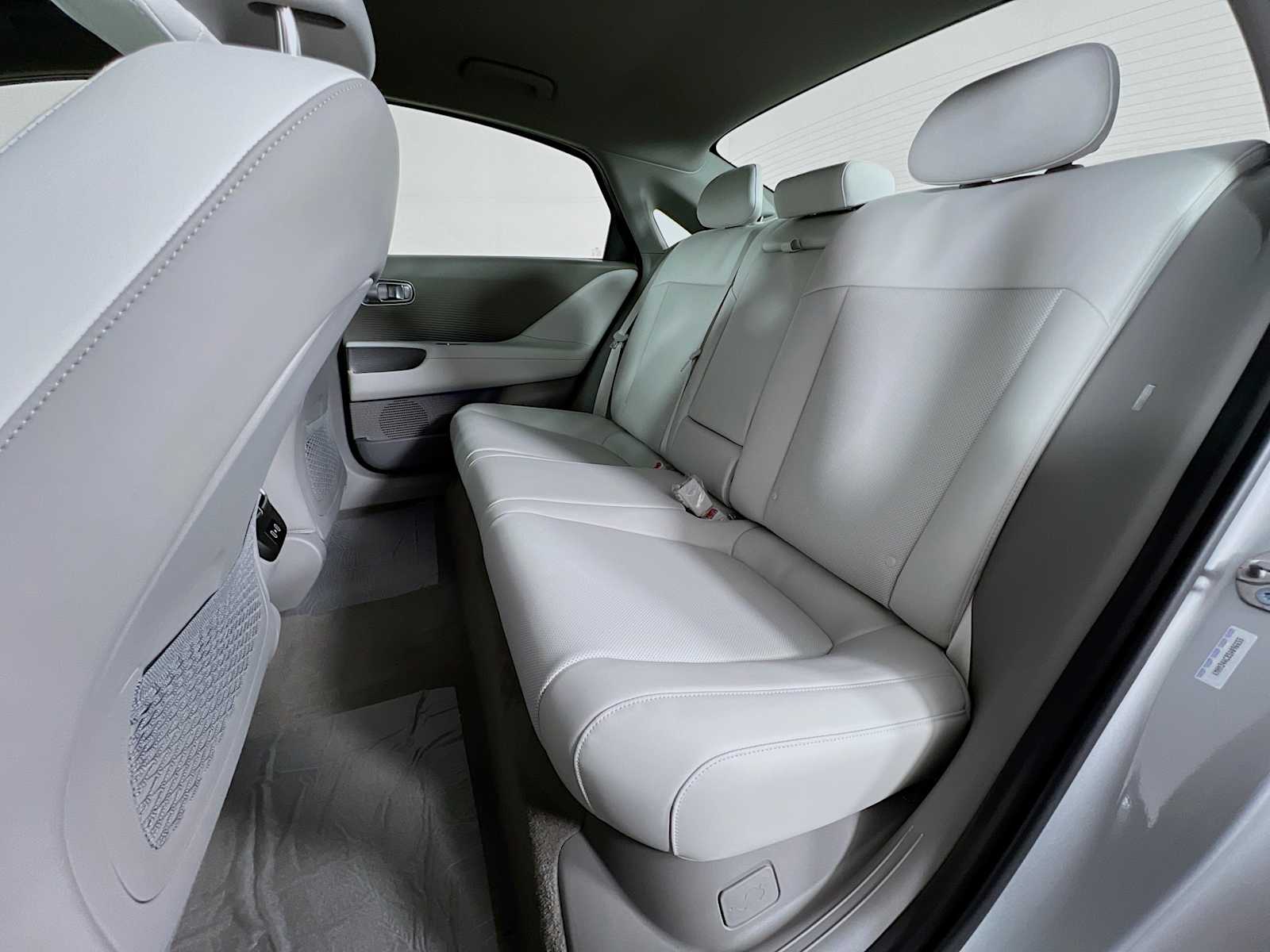 2025 Hyundai IONIQ 6 SEL - Photo 14