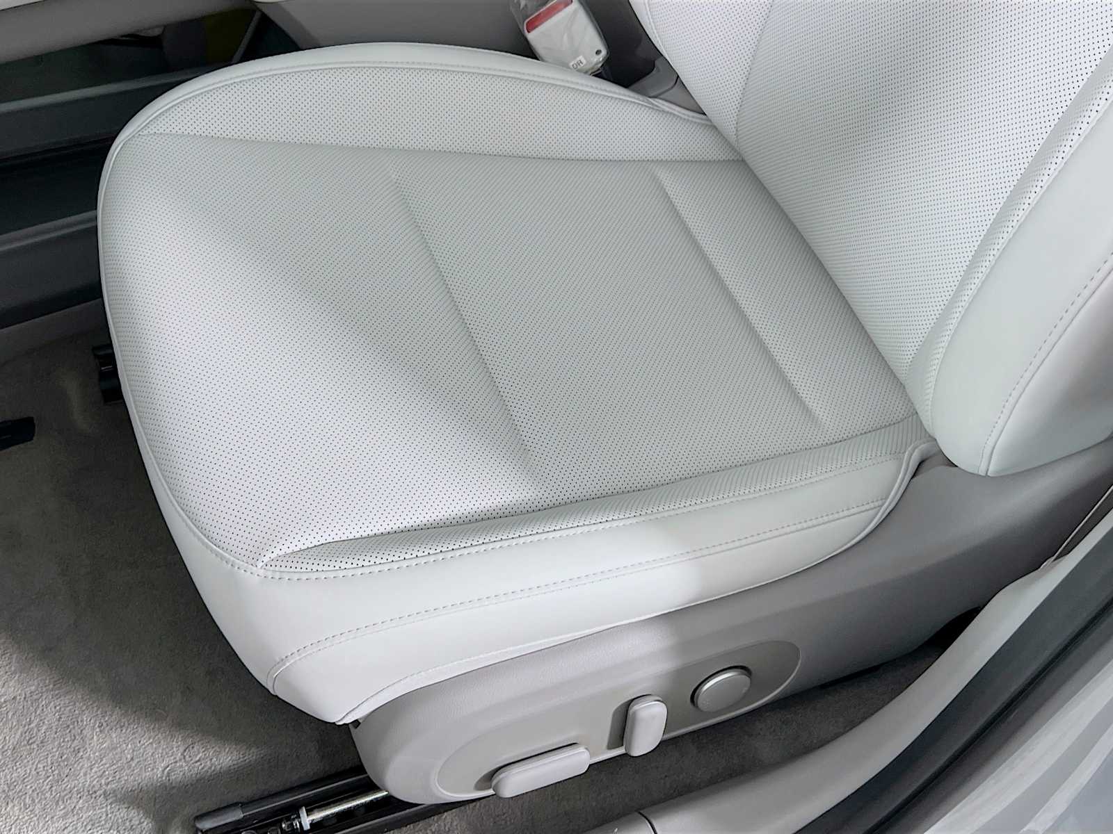 2025 Hyundai IONIQ 6 SEL - Photo 18