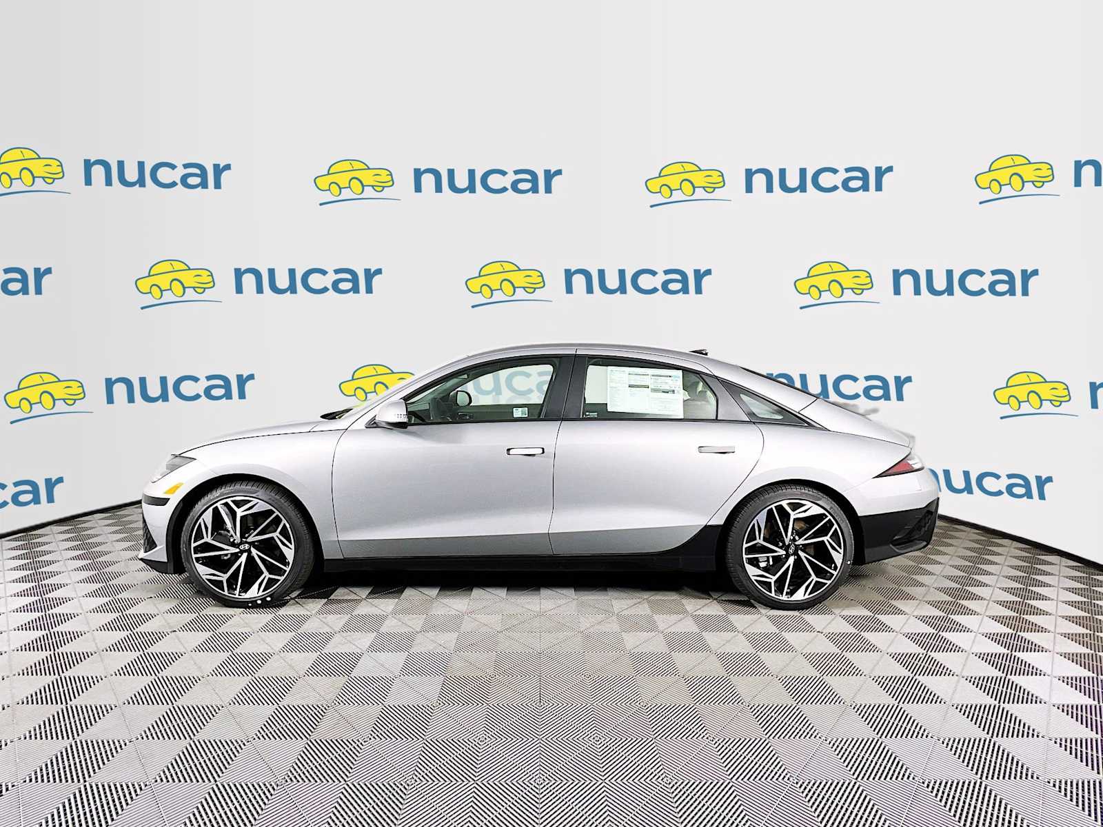 2025 Hyundai IONIQ 6 SEL - Photo 3