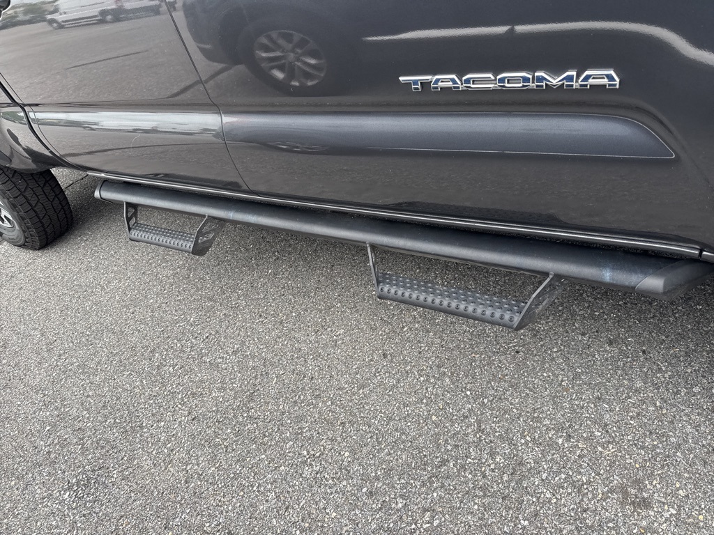 2019 Toyota Tacoma TRD Off-Road - Photo 2