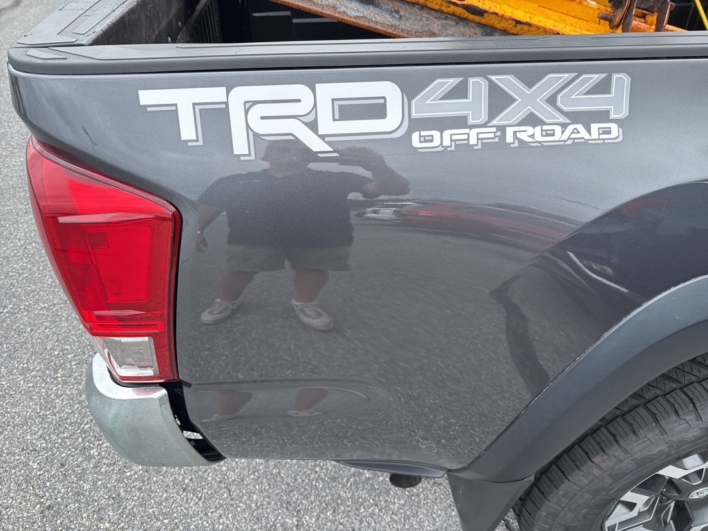 2019 Toyota Tacoma TRD Off-Road - Photo 6