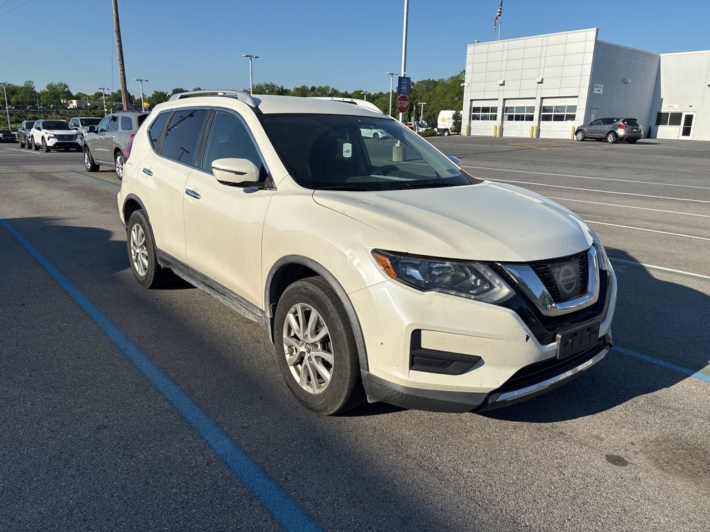 2017 Nissan Rogue SV - Photo 1