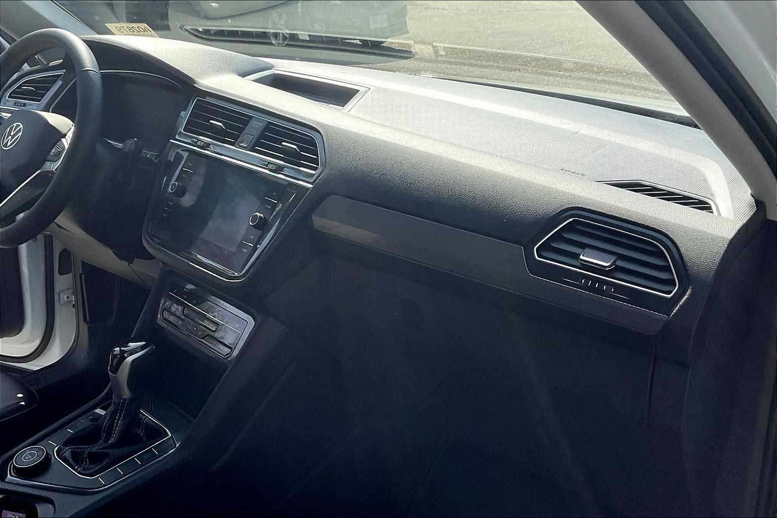 2024 Volkswagen Tiguan SE - Photo 14