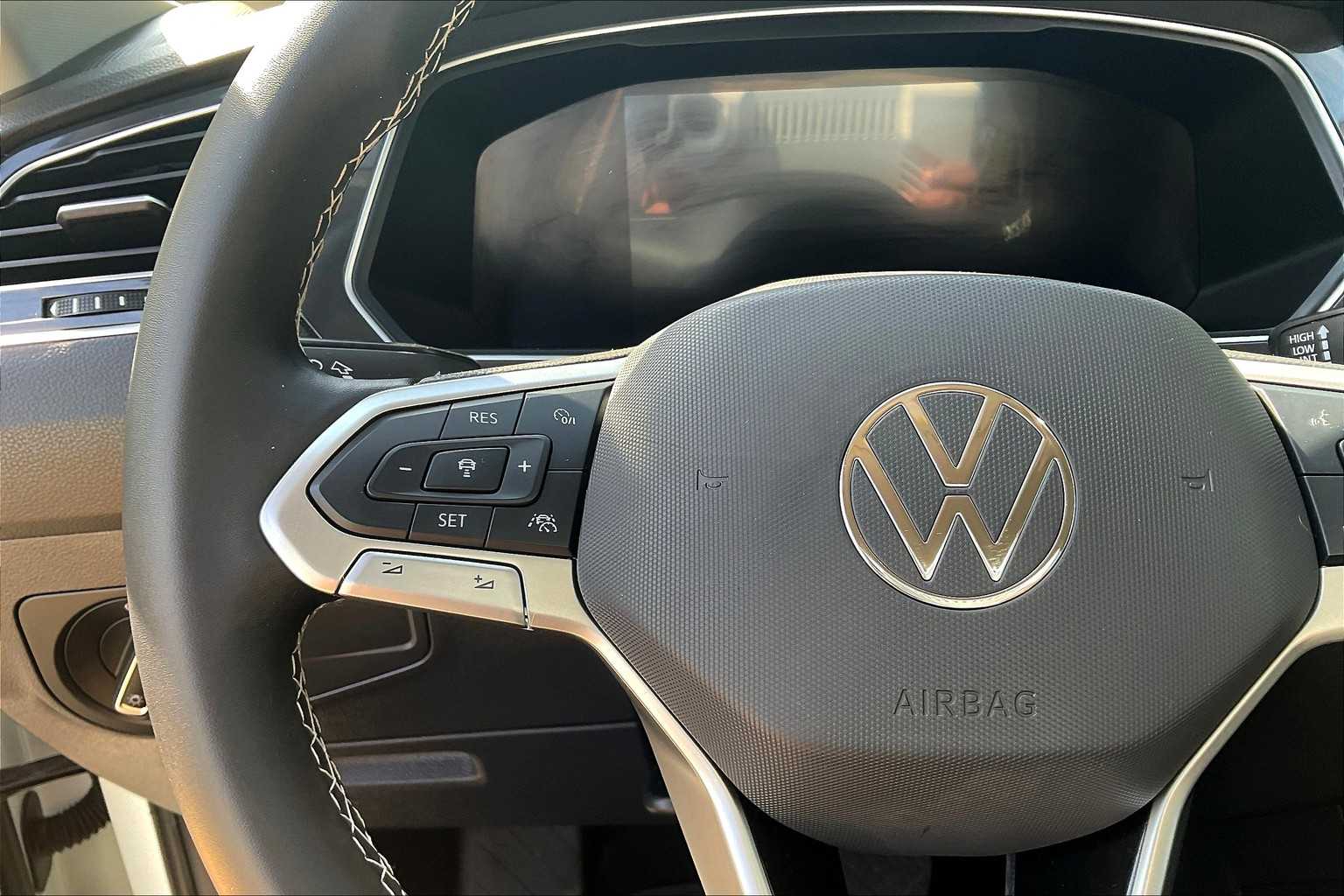2024 Volkswagen Tiguan SE - Photo 23