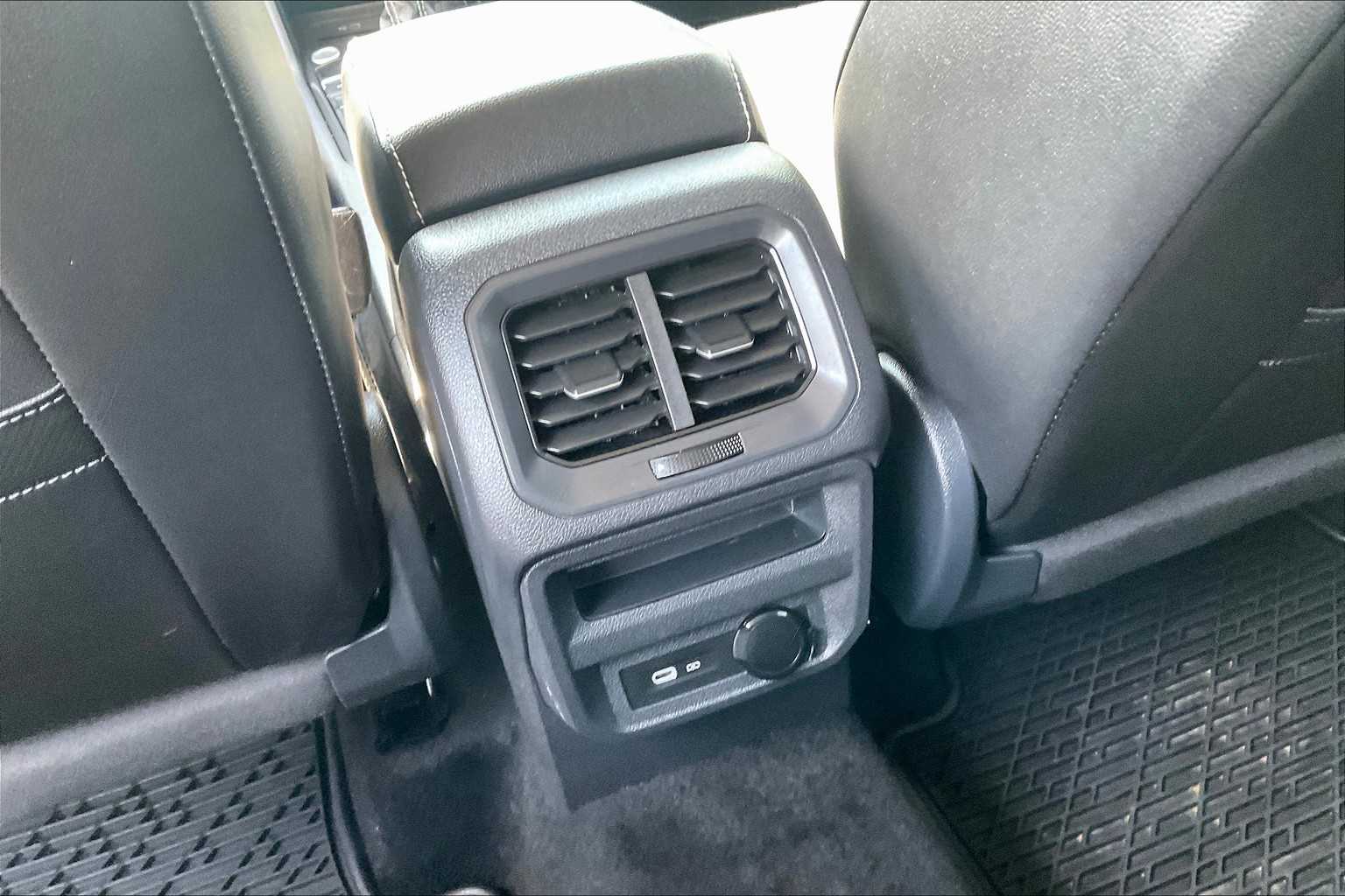 2024 Volkswagen Tiguan SE - Photo 27