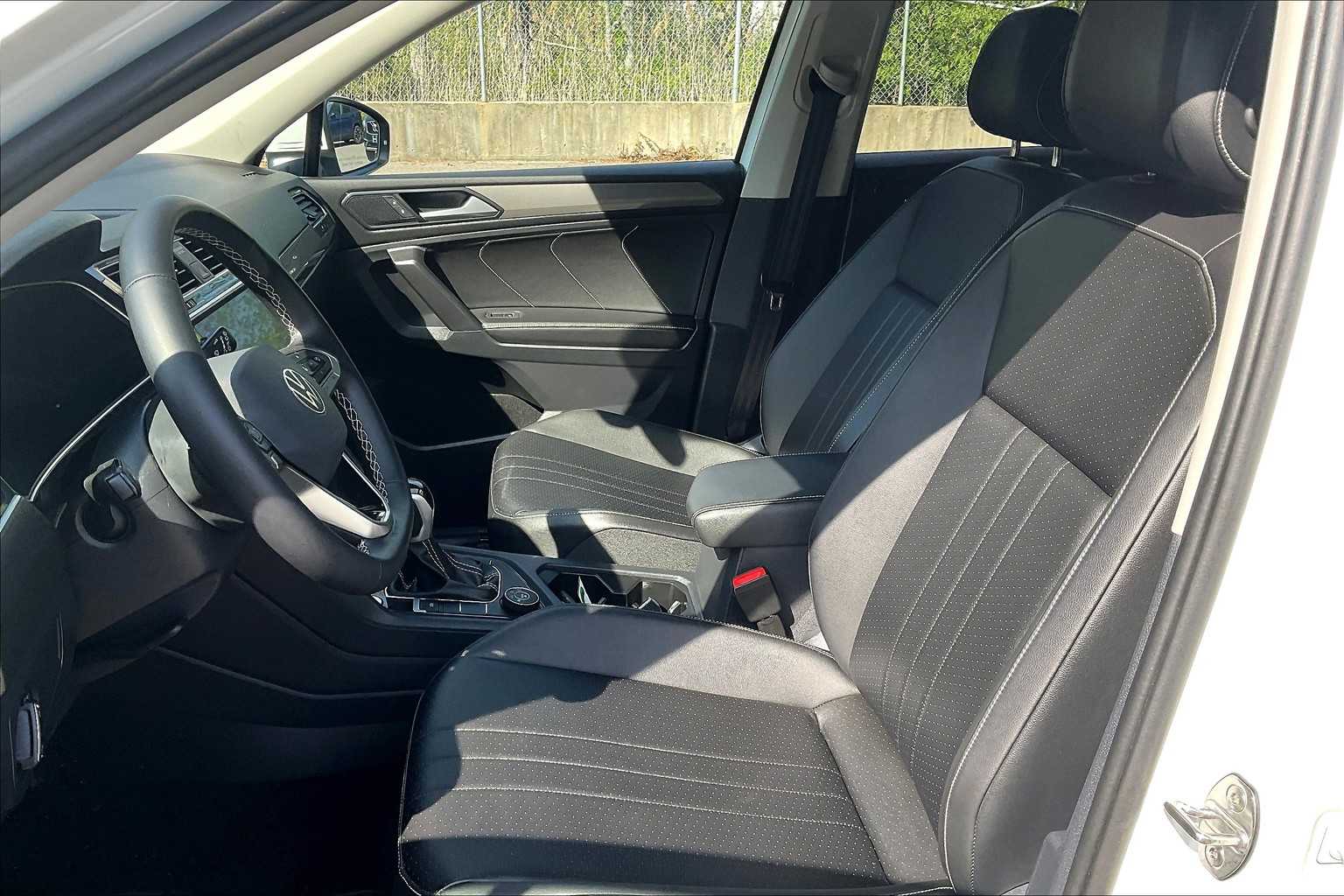 2024 Volkswagen Tiguan SE - Photo 10