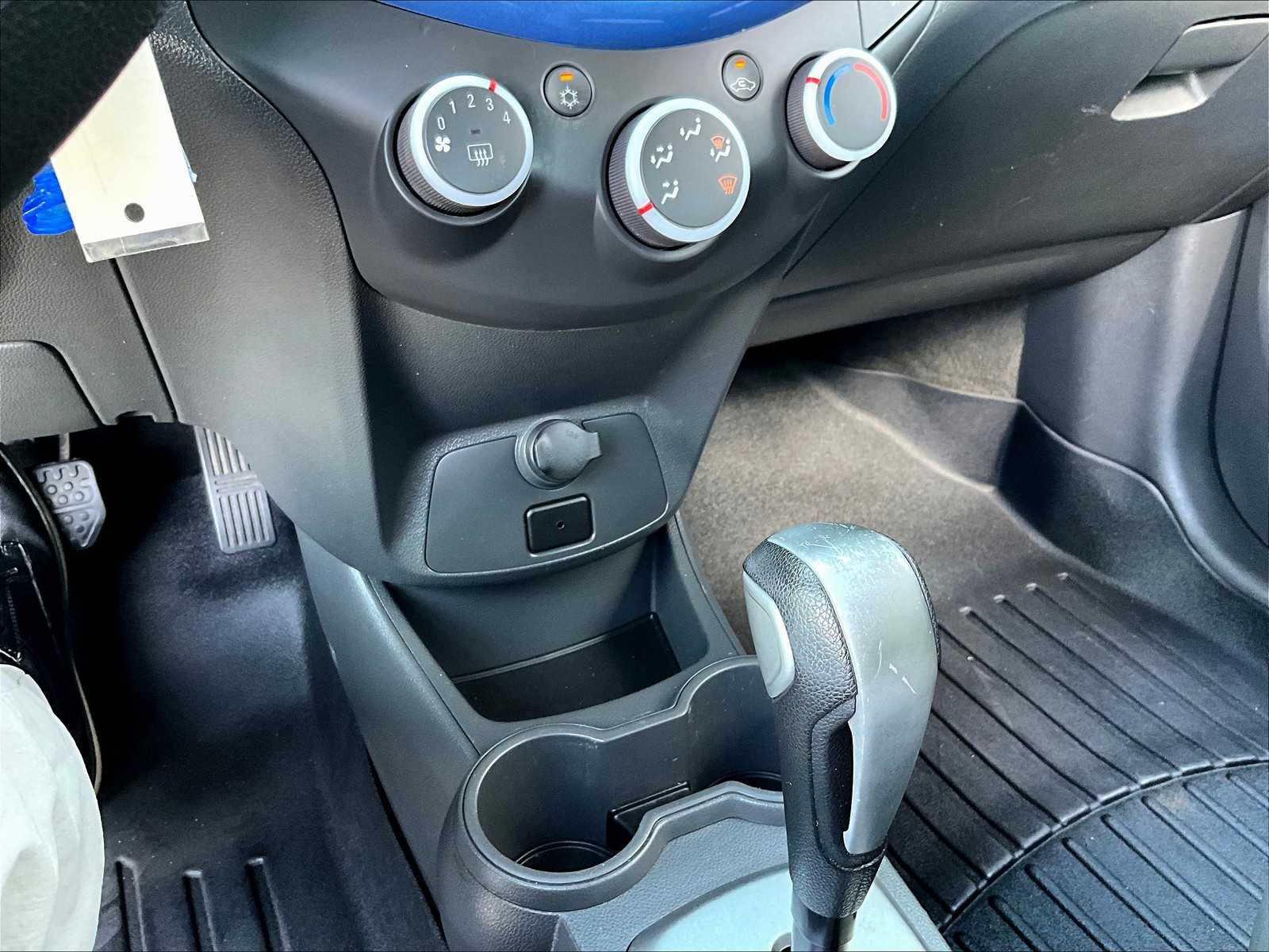 2014 Chevrolet Spark LS - Photo 22