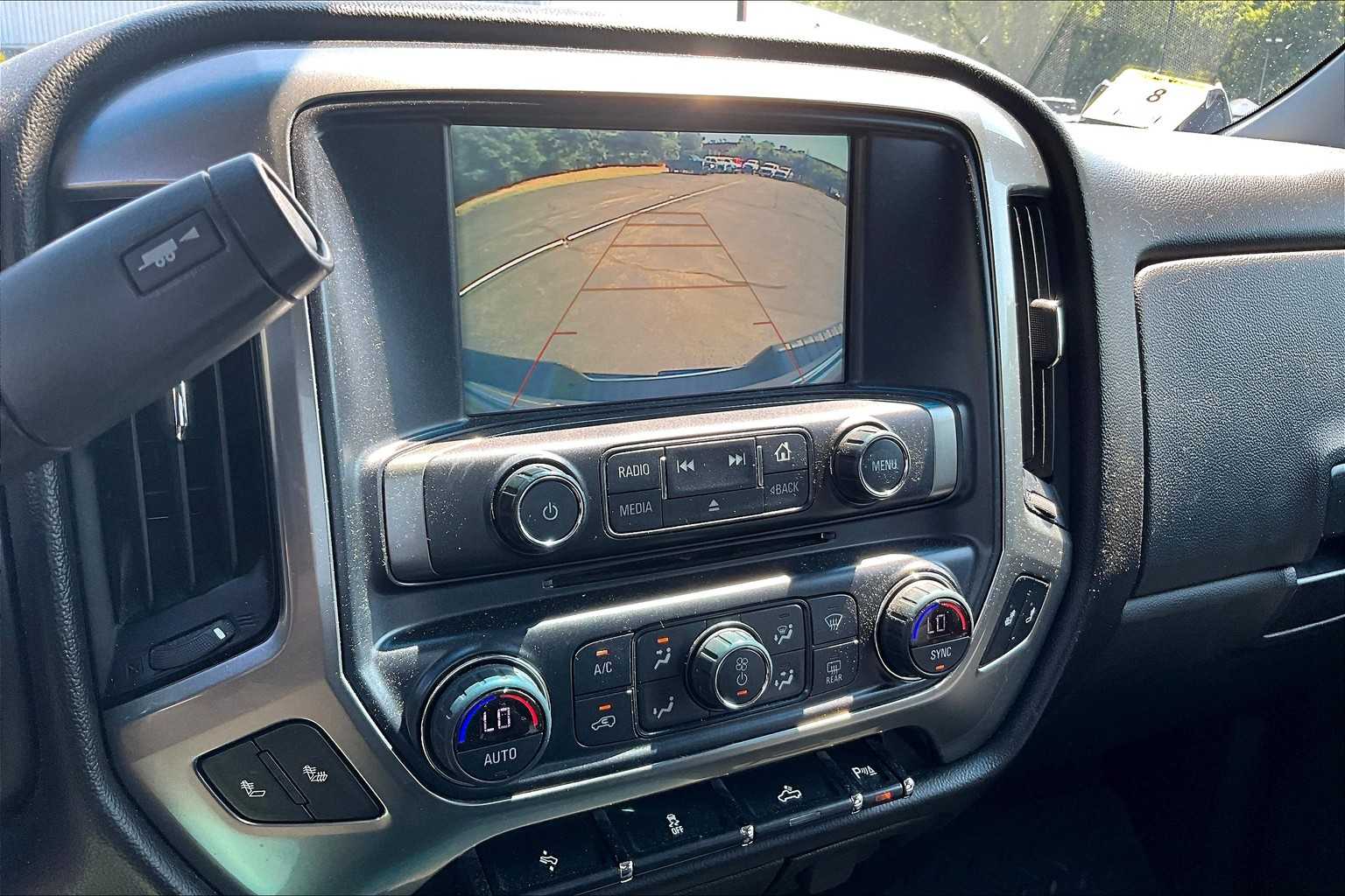2018 Chevrolet Silverado 1500 LT - Photo 12