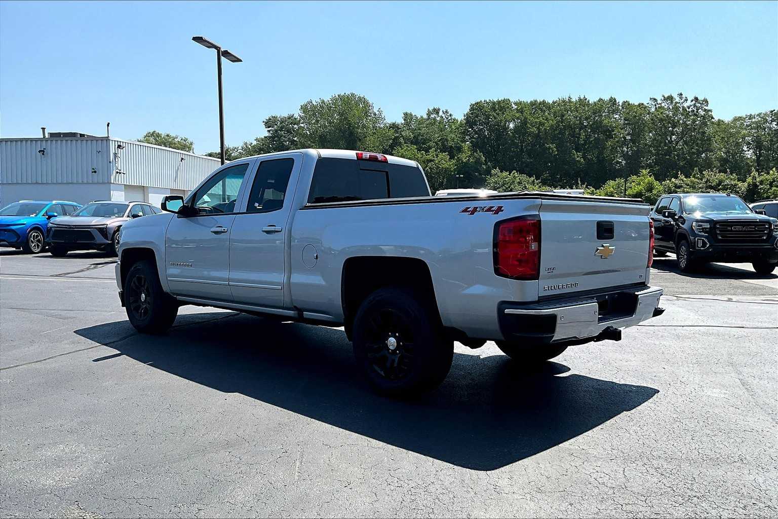 2018 Chevrolet Silverado 1500 LT - Photo 3