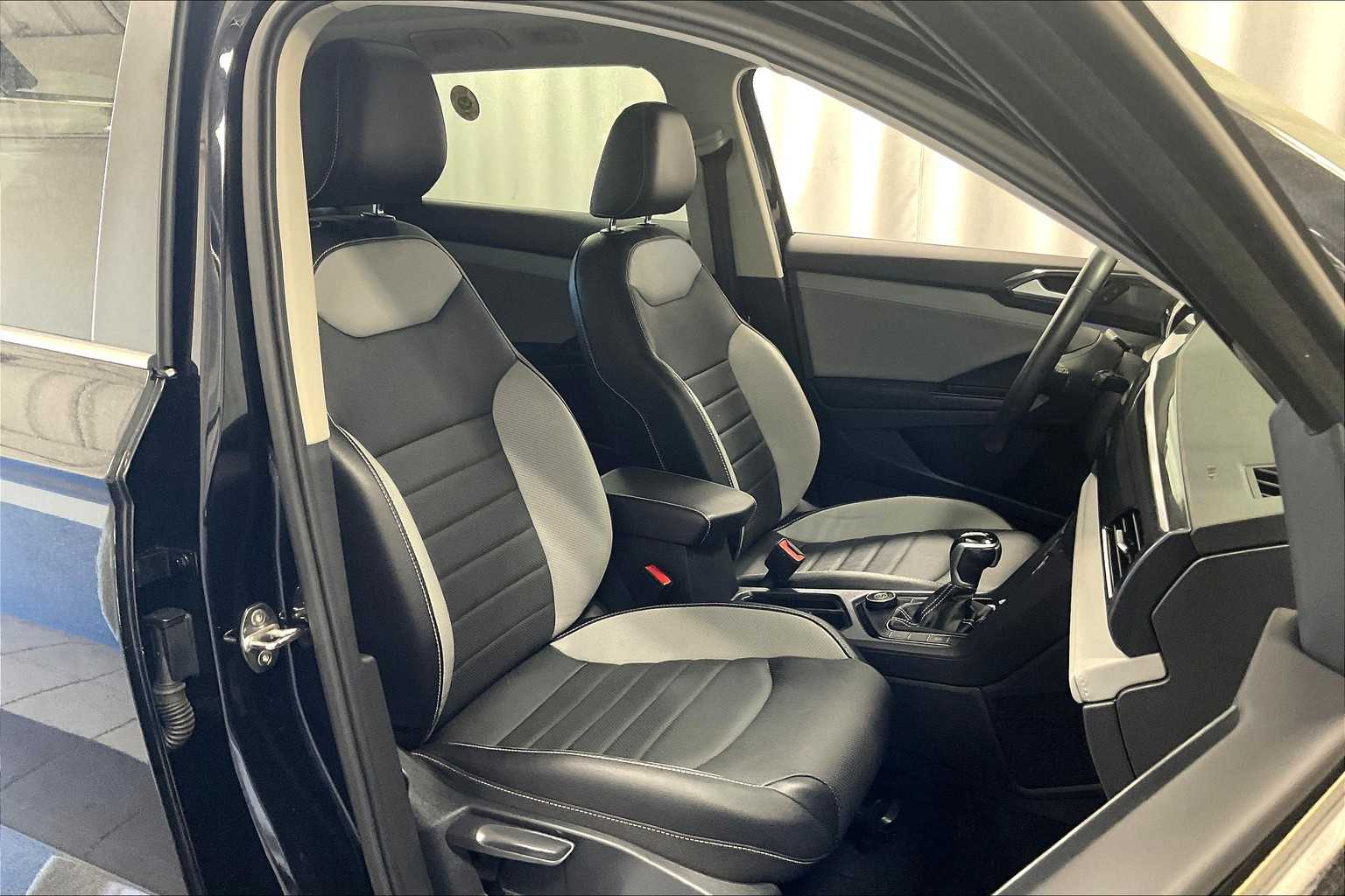 2022 Volkswagen Taos SEL - Photo 11